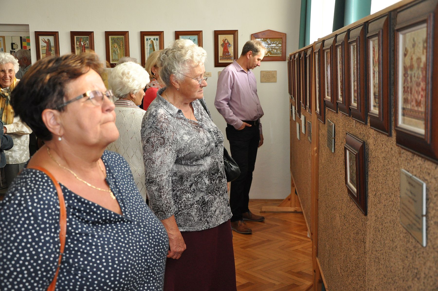 Sokan voltak Öreghegyen Szűcsné Novák Mária kiállításának megnyitóján